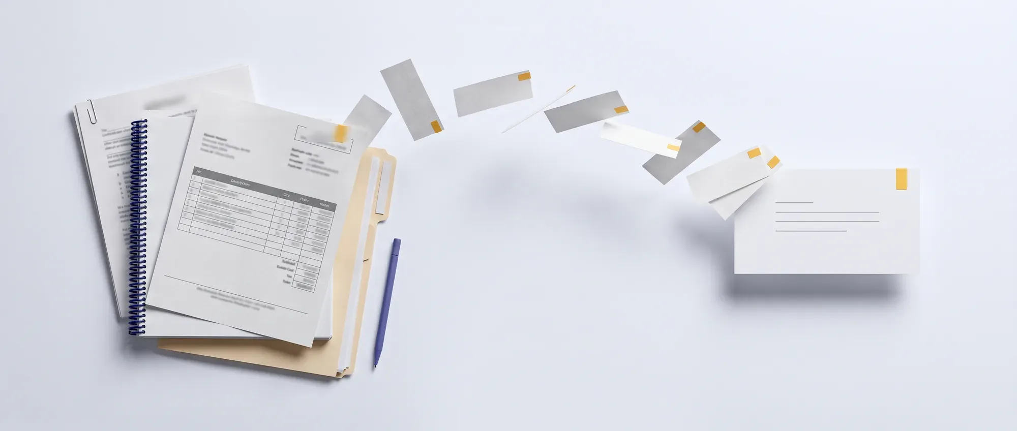 Documentos de un negocio que se convierten en fragmentos marcados hacia una tarjeta de respuesta